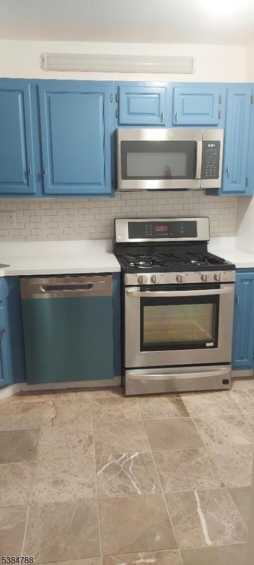 Building Photo - 34 Howard Ct