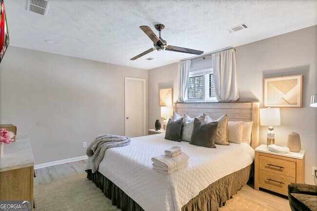 Building Photo - 65 Juliana Dr