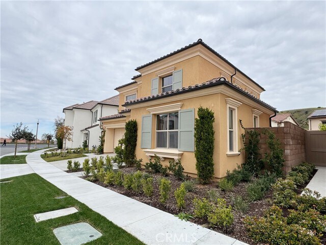 Building Photo - 173 Somera