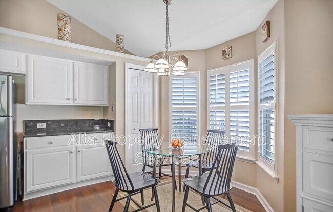 Building Photo - 701 Lake Stone Cir