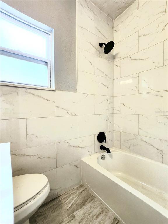 Building Photo - 725 Putnam Ave