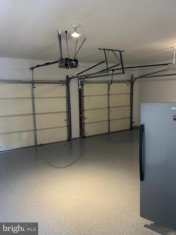 Building Photo - 2703 Deer Ridge Dr