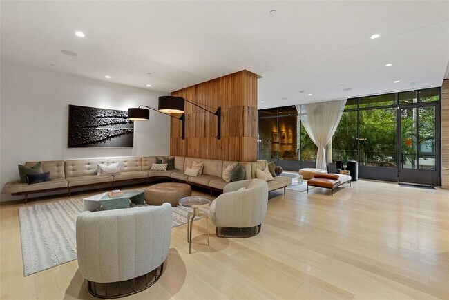 Building Photo - 501 West Ave