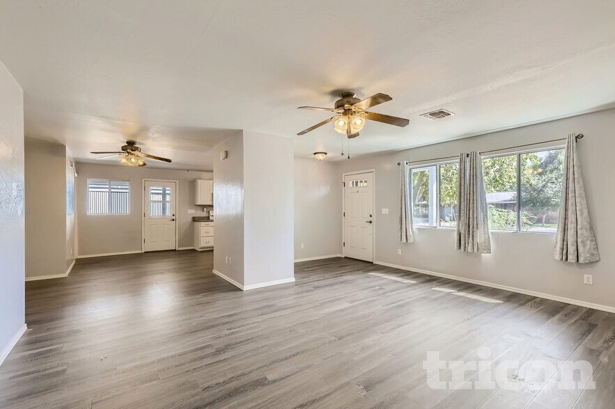 Building Photo - 3020 W Mariposa St