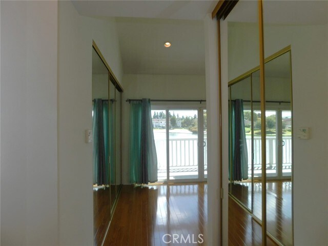 Building Photo - 7 Lakeview