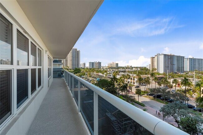 Building Photo - 3500 Galt Ocean Dr