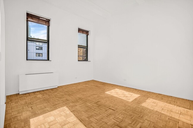 Building Photo - 1255 5th Ave