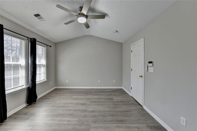 Building Photo - 4061 Howell Park Rd