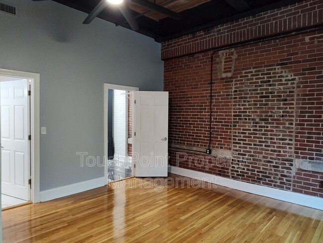 Building Photo - 310 Arlington Ave