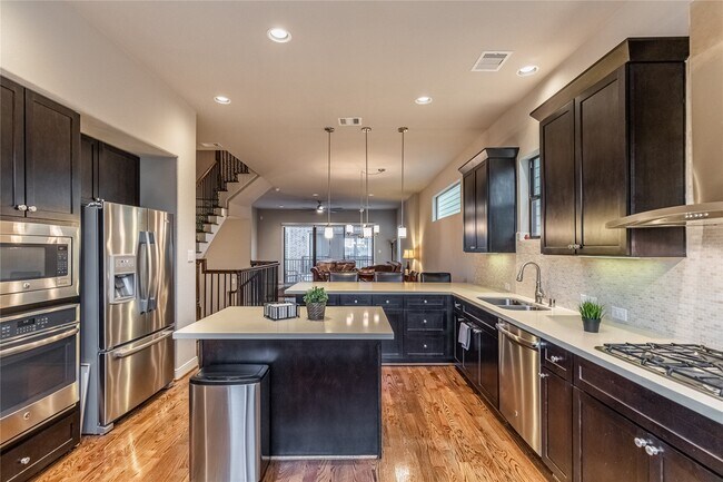 Building Photo - 5307 Petty St