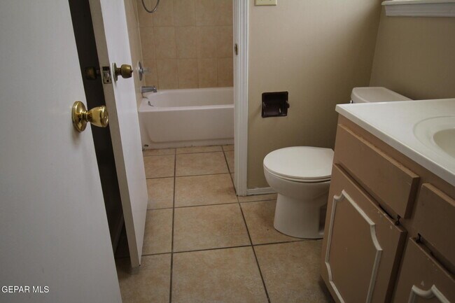 Building Photo - 10711 Ivanhoe Dr