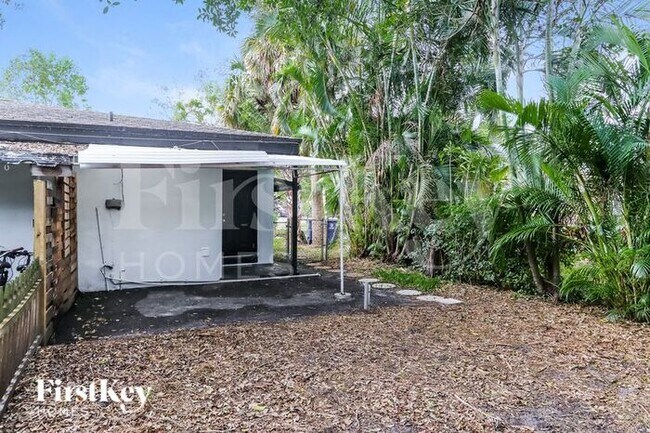 Building Photo - 127 2nd St