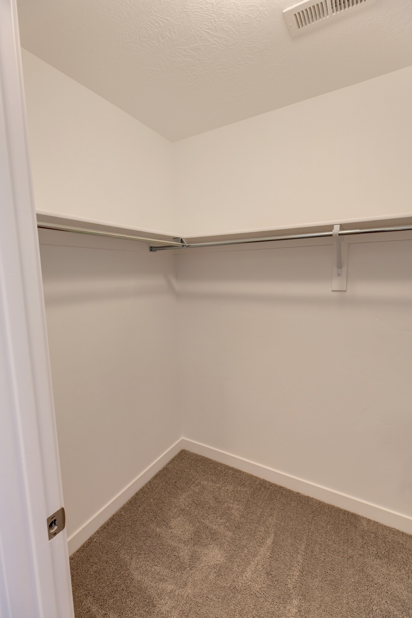 Master Bedroom Walk in Closet - 3013 South Red Pine Drive