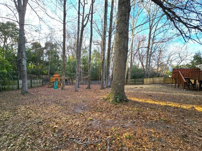 Building Photo - 740 Marigold St