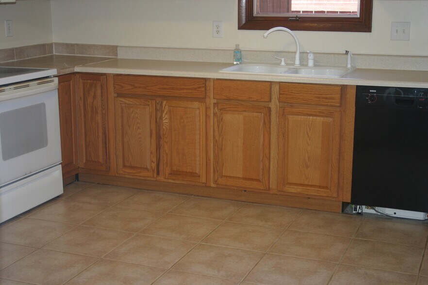 Building Photo - 14 Durian Ct