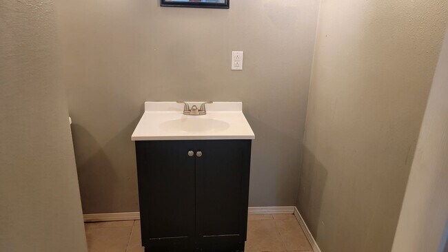 Building Photo - 3 Bedroom 2.5 Bath Home In Indian Trail