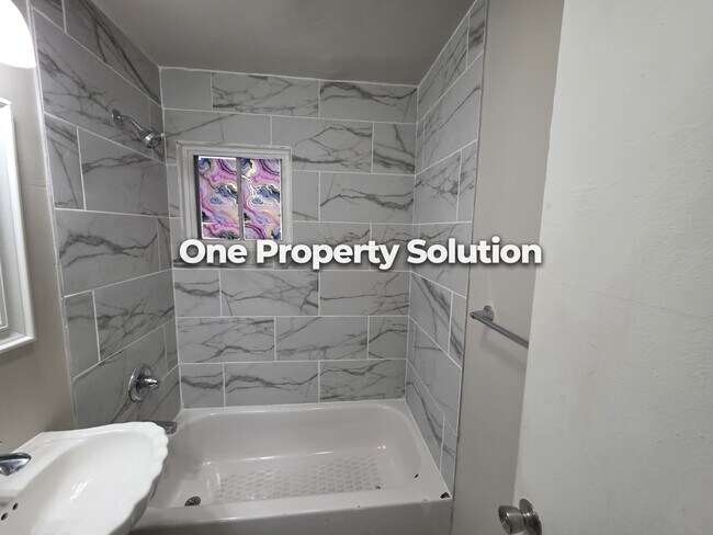 Building Photo - 1050 Durbin St