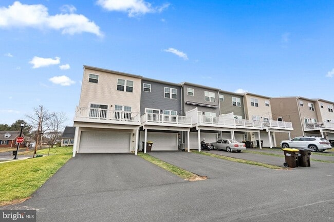 Building Photo - 168 Bishop Wy