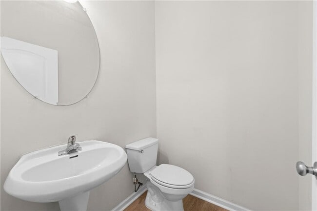 Building Photo - 1058 Treymont Ln SW