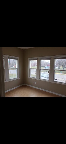 Building Photo - 3602 E Fall Creek Parkway North Dr
