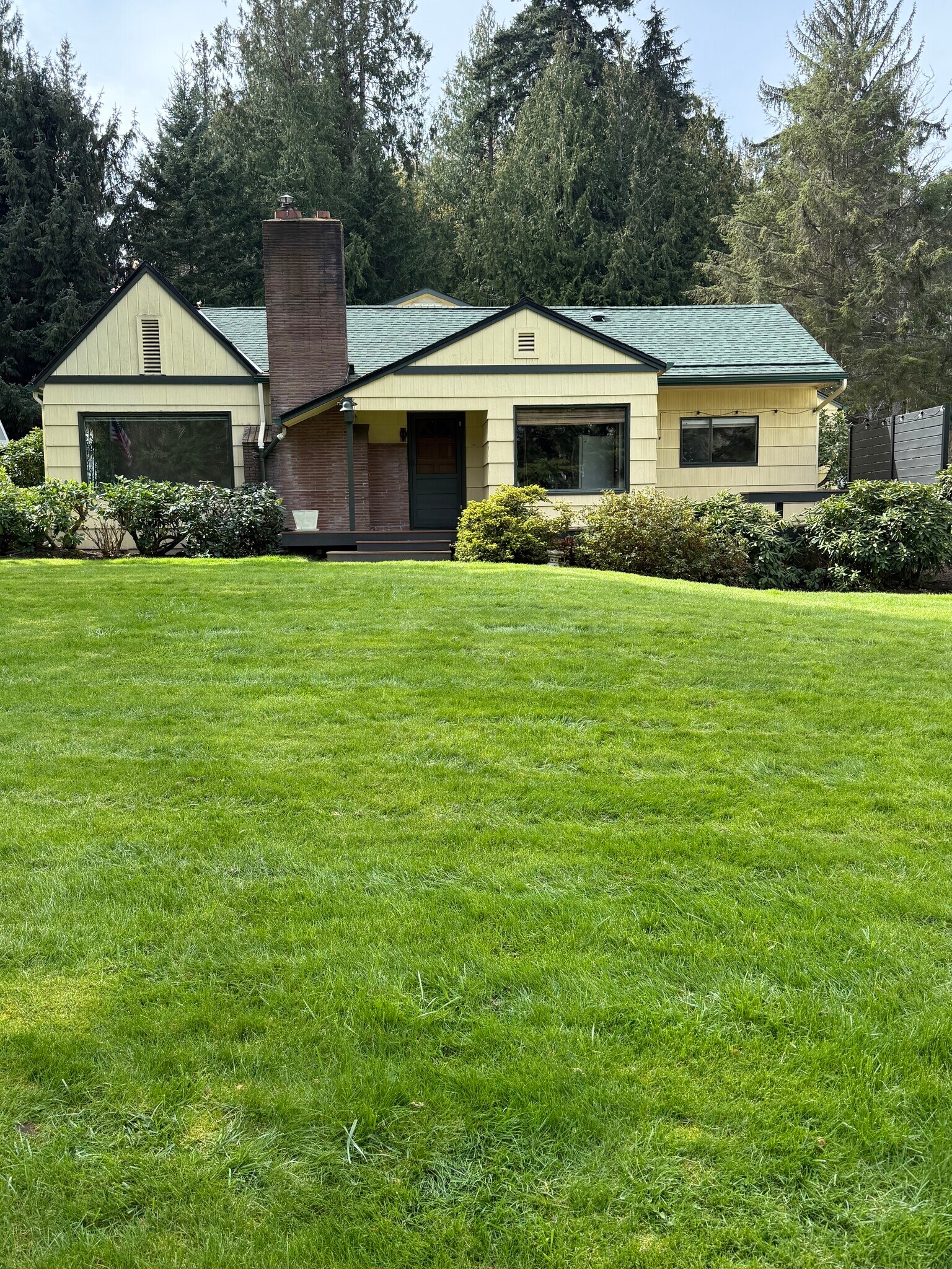 Building Photo - 6840 NE Wood Bay Ln