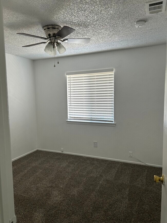 Bedroom #1 - 45408 17th St E
