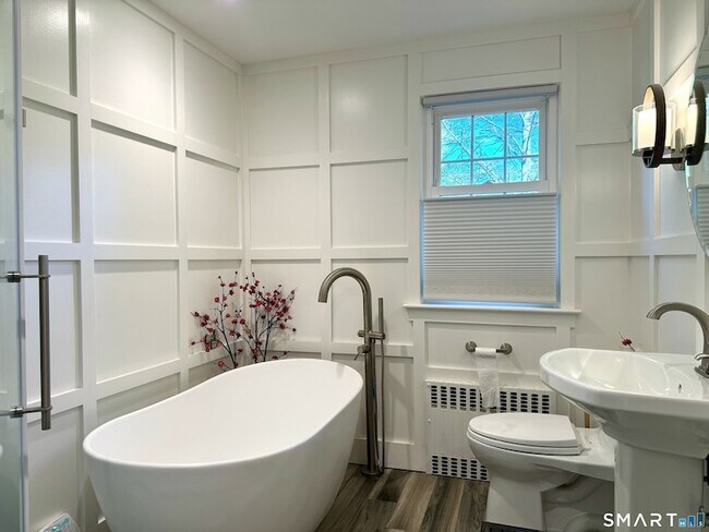 Building Photo - 330 Ridge Rd