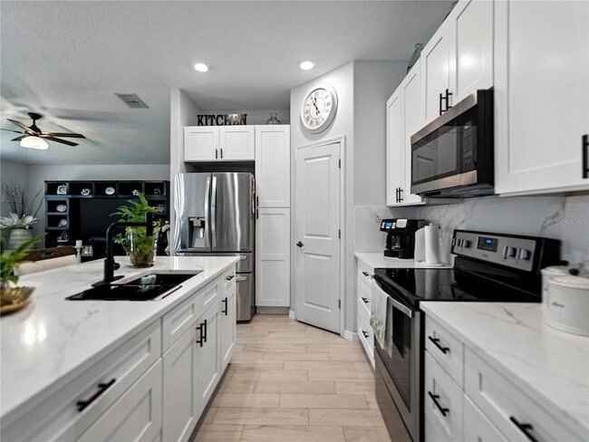 Building Photo - 149 Cascade Bend Dr