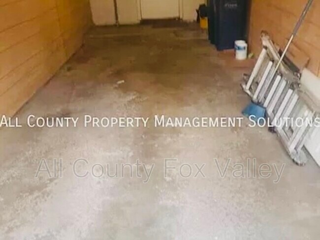 Building Photo - 235 Winfield Ct