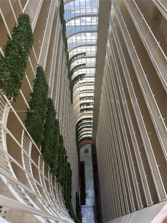 Building Photo - 1717 N Bayshore Dr