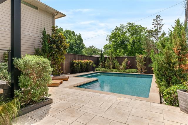 Building Photo - 9831 Lakemont Dr