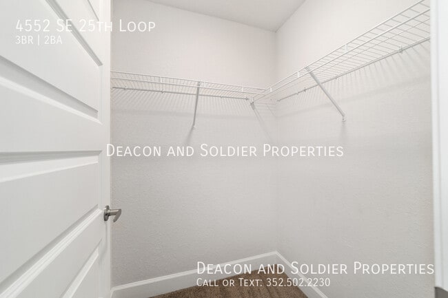 Building Photo - 4552 SE 25th Loop