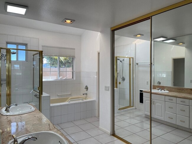 Building Photo - 6535 Caminito Northland
