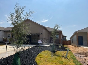 Building Photo - 596 Jennifer Wy