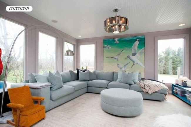 Building Photo - 2913 Montauk Hwy