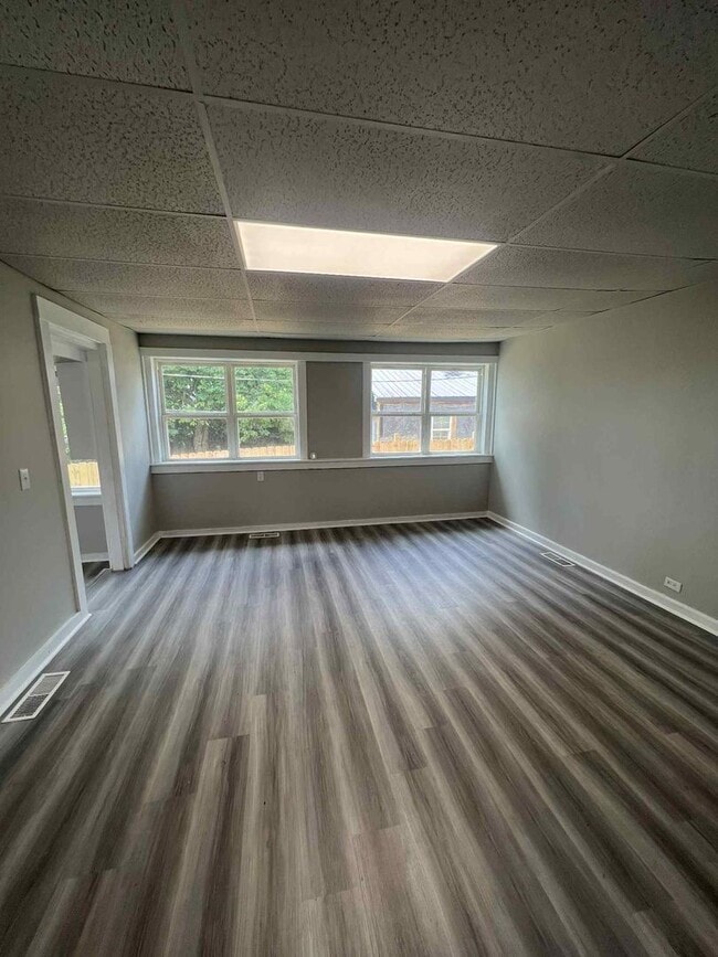 Building Photo - SUMMER SPECIAL: HALF OFF FIRST MONTH RENT!...