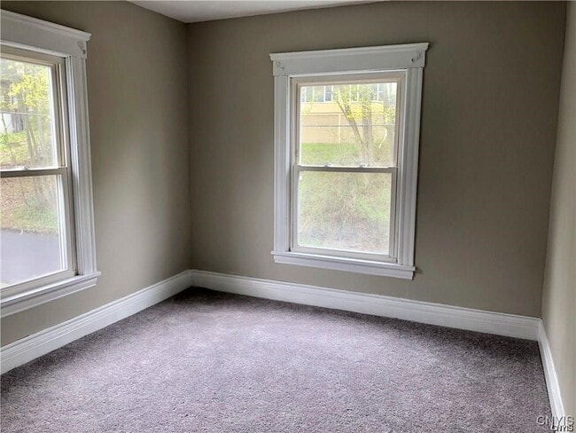 Building Photo - 139 Strong Ave