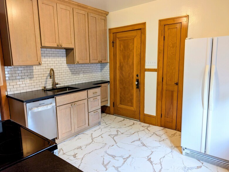 Building Photo - 2344 N 68th St