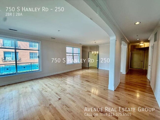 Building Photo - 750 S Hanley Rd