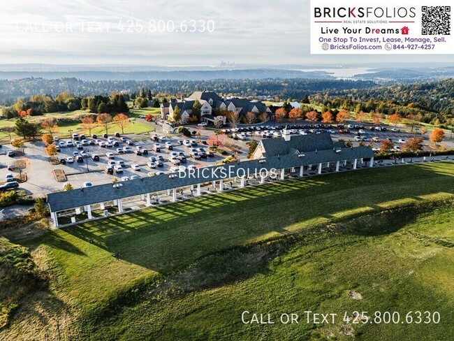 Building Photo - Elegant Lakeside Living Awaits in Issaquah...