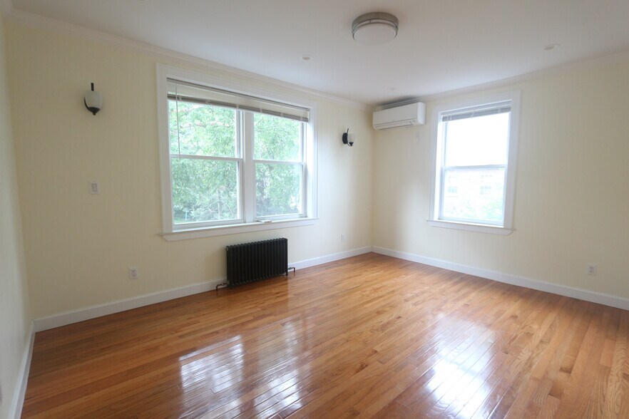 Building Photo - 4412 Barnett Ave