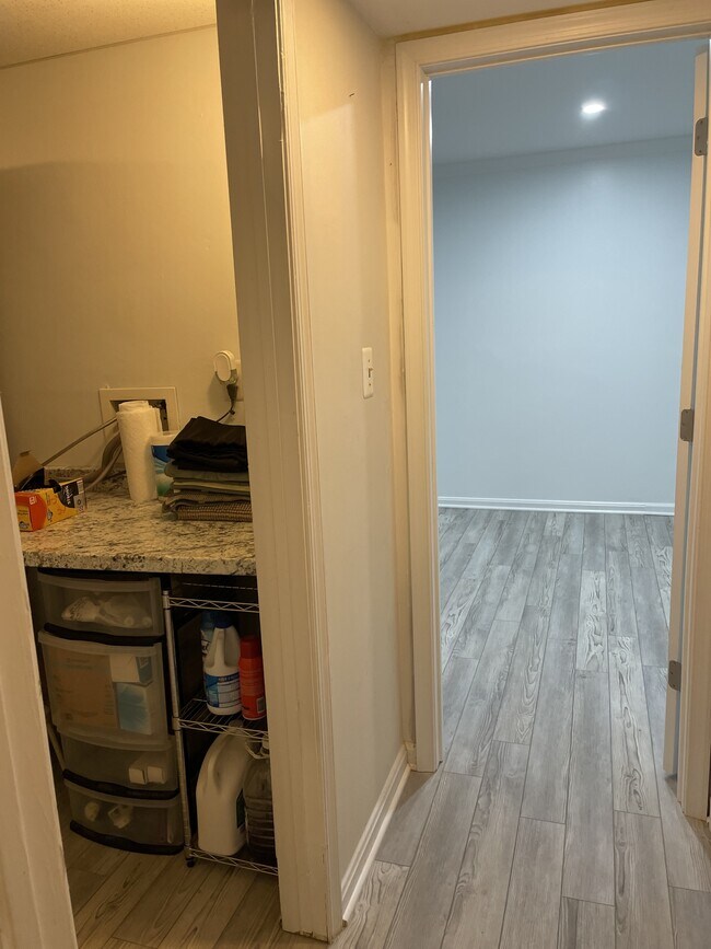 Building Photo - 6108 Castletown Way