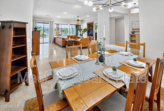 Building Photo - 527 E Tonto Dr