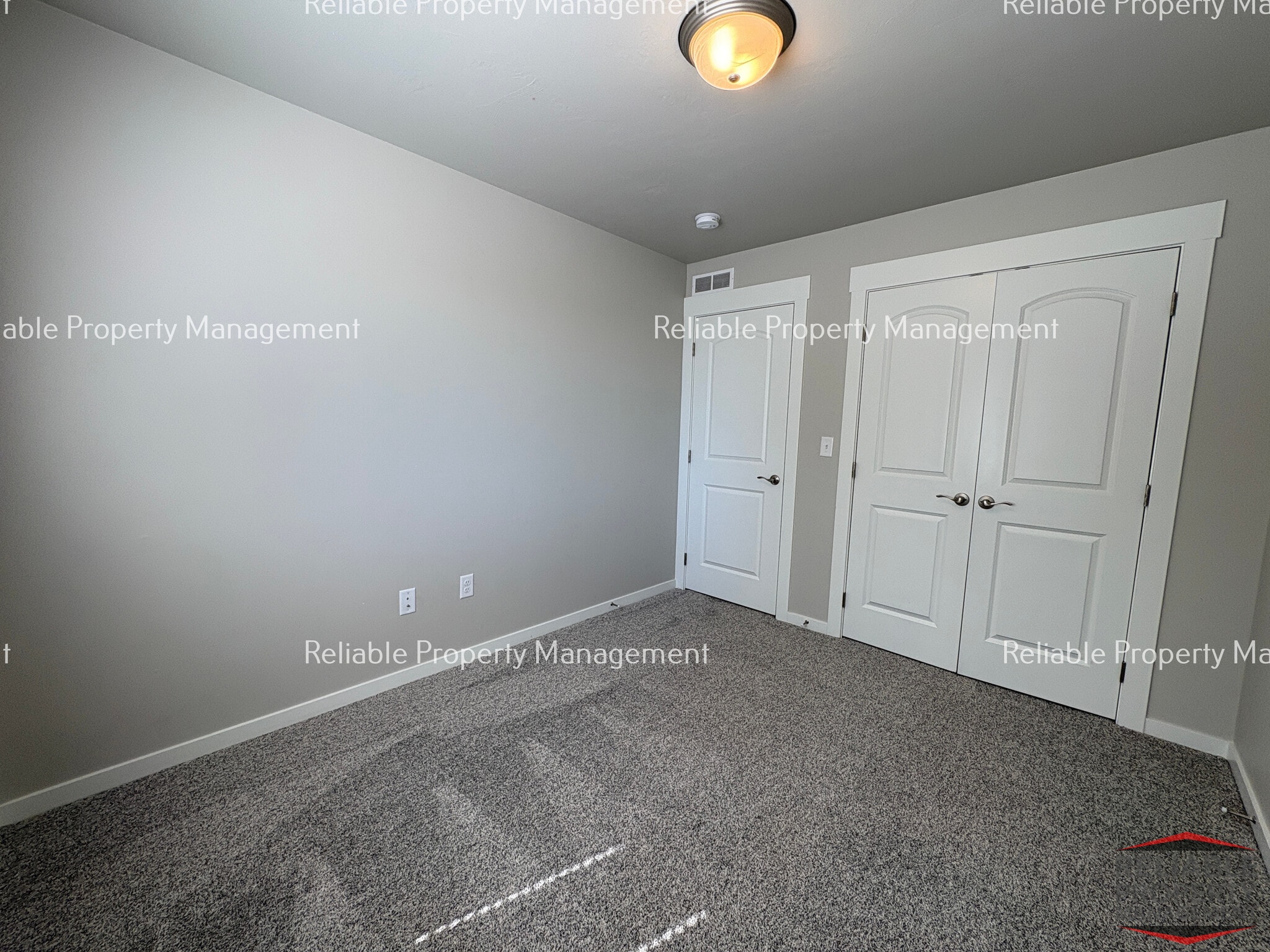 Building Photo - 2015 Lawrence Ln