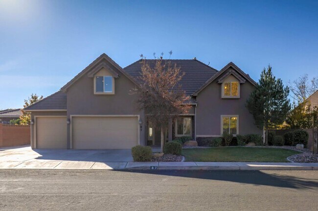 Building Photo - Beautifully Designed 5 Bedroom Home in Was...