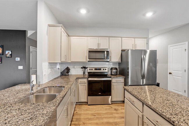 Building Photo - 68 Black Crk Dr