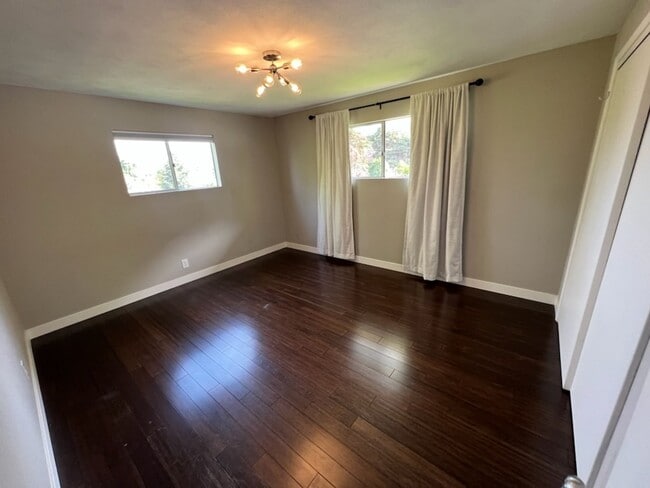 Building Photo - 1314 Red Apple Rd