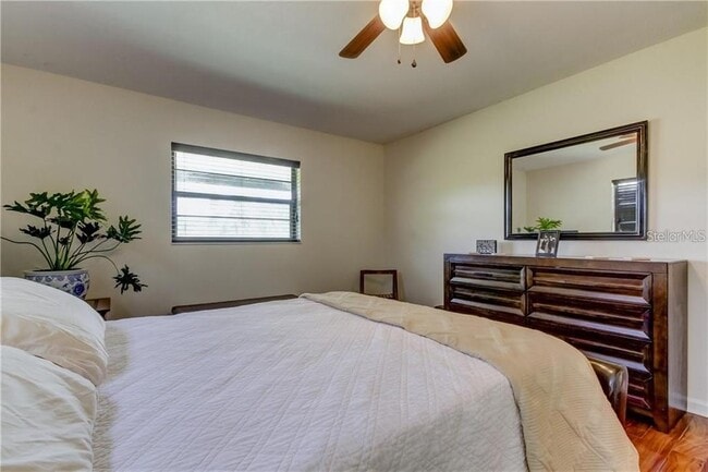 Building Photo - 9030 Bullrush Ct