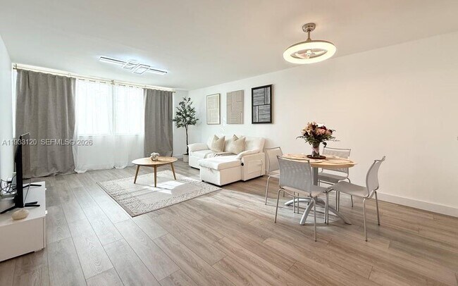 Building Photo - 9125 SW 77th Ave