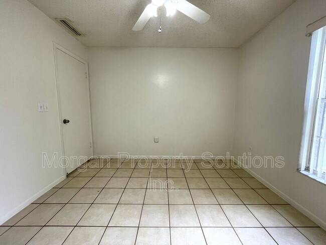 Building Photo - 5218 Curry Ford Rd
